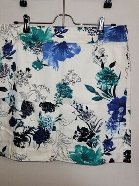 LOFT Floral Pencil Skirt in White with Blue and Teal Flowers